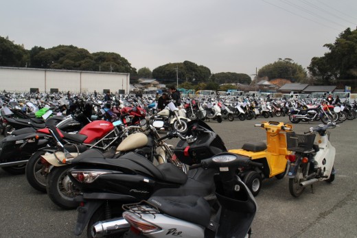 バイクオークション福岡会場の出品ヤード