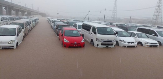 ６日夕方には会場敷地内に徐々に浸水