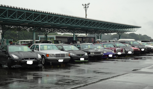 会場に並ぶ「名車コーナー」出品車