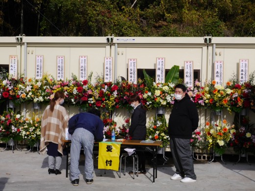 朝早くから多数の来場者