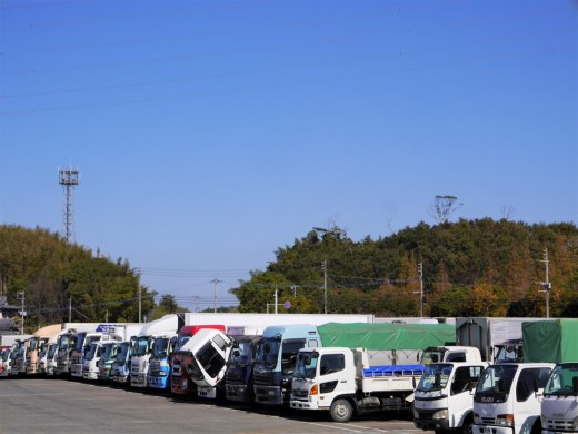 大型車の出品も豊富で全国から来場者が集まる