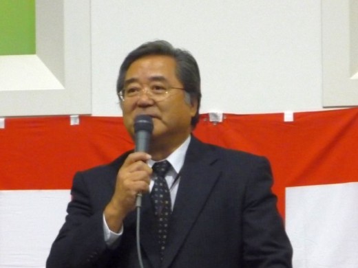 挨拶に立つ三浦信也社長