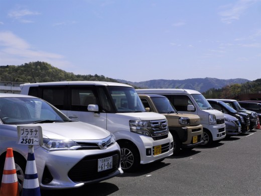 プラチナコーナーに高年式車が多く集まる