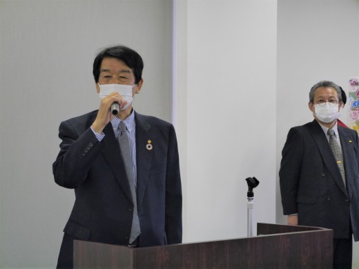 安部理事長が感謝の言葉を述べた