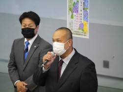 渡邊副理事長（総務委員長）が挨拶