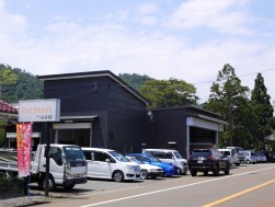 カーハートでは買取り車の加修なども行う