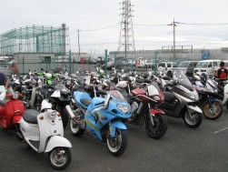 国内外で人気のスクーター、「カブ」からビッグバイクまで幅広くバイクを集荷