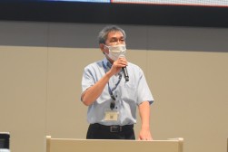 説明を行う髙山浩光次長