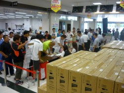 ２００台用意したテレビが３時間で配布終了