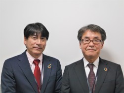 左から濱田会場長と平野裕治常務理事