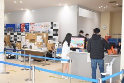 イベントでは高級家電など豪華賞品が当たるスロットチャレンジを実施