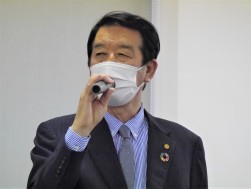 安部理事長が感謝の言葉を述べた