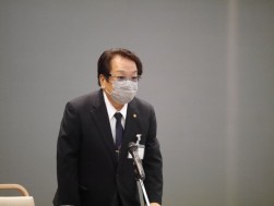 幸喜副会長が閉会の辞を述べた