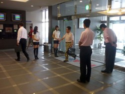 毎開催実施している感謝の気持ちを込めて朝のお出迎え