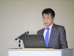 森本会長・理事長が冒頭の挨拶に立った