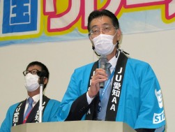 セリ前に挨拶を行う兼松理事長