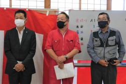 セレモニーではコンダクターを紹介
