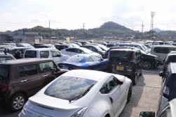 良質車が多数集まり、活気溢れる会場