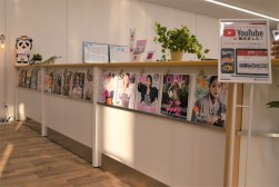 来店客向けに女性ファッション誌などを多数用意