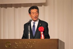 ＪＵ中販連の海津会長が祝辞を述べた