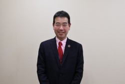 1月から新たに会場長に就任した小川慎一郎会場長