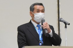 来賓を代表してあいさつを行うＪＵ中販連・新薗流通委員長