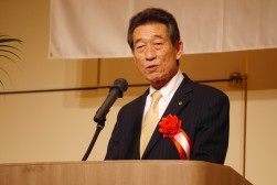 ＪＵ中販連の海津会長が来賓祝辞を述べた