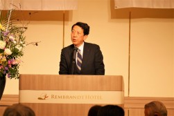 大分自販協の橋本仁会長が祝辞を述べた