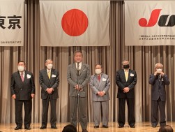 黒田副会長が締めのあいさつに登壇