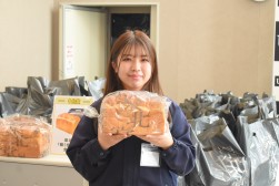 取引賞で泉北堂「極（きわみ）」食パンを用意