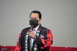 岡元青年部会長があいさつ