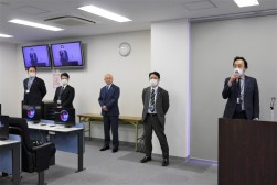 澤田金融委員長（写真中央）とオリコ関係者が登壇