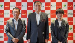 表敬訪問の様子（写真左から、ジョイカルジャパン 早川社長、長野県 阿部知事、内村氏）