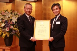 札幌市より感謝状が授与された