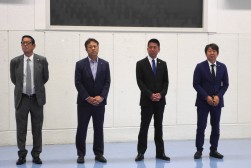 左からＪＵ長崎の東理事長、得丸健一流通委員長、ＪＵ佐賀の田中理事長、副島流通委員長
