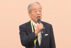 来賓を代表してあいさつを述べるＪＵ中販連・松本筆頭副会長