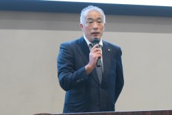 来賓を代表してあいさつを行うＪＵ中販連・奥村流通委員長（ＪＵ三重）