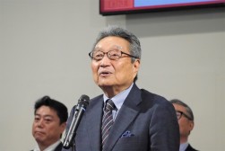 ＪＵコーポレーションの鈴木幸昭副会長が祝辞を述べた