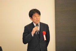 近畿運輸局の野中技案部長が祝辞を述べた