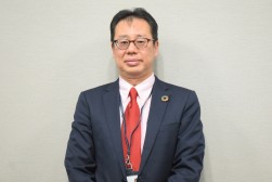 新しく会場長に就いた新井健一会場長