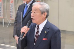 来賓を代表してあいさつを行うＪＵ中部・松本会長