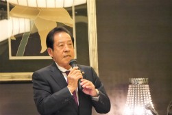 財藤会長があいさつを述べた