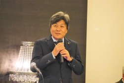 東金融委員長が協力を呼びかけた