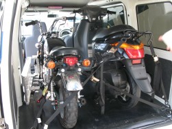 サンプル用バイクはこのように搭載されている