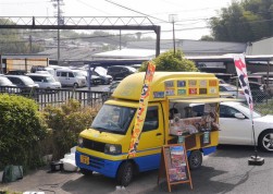 キッチンカーが来場会員を楽しませた