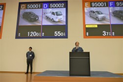 白石課長がＵＳＳ福岡のイベント企画などを説明した