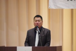 青年部総会では坂田青年部会長があいさつ