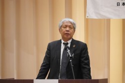 青年部会を担当する岡宏治副会長・副理事長があいさつ