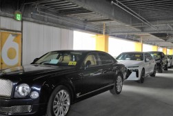ベントレー「ミュルザンヌ」などの希少車も出品された