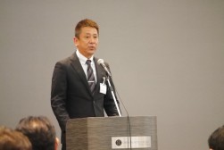 ＪＵ佐賀の田中新二会長が閉会の辞を述べた